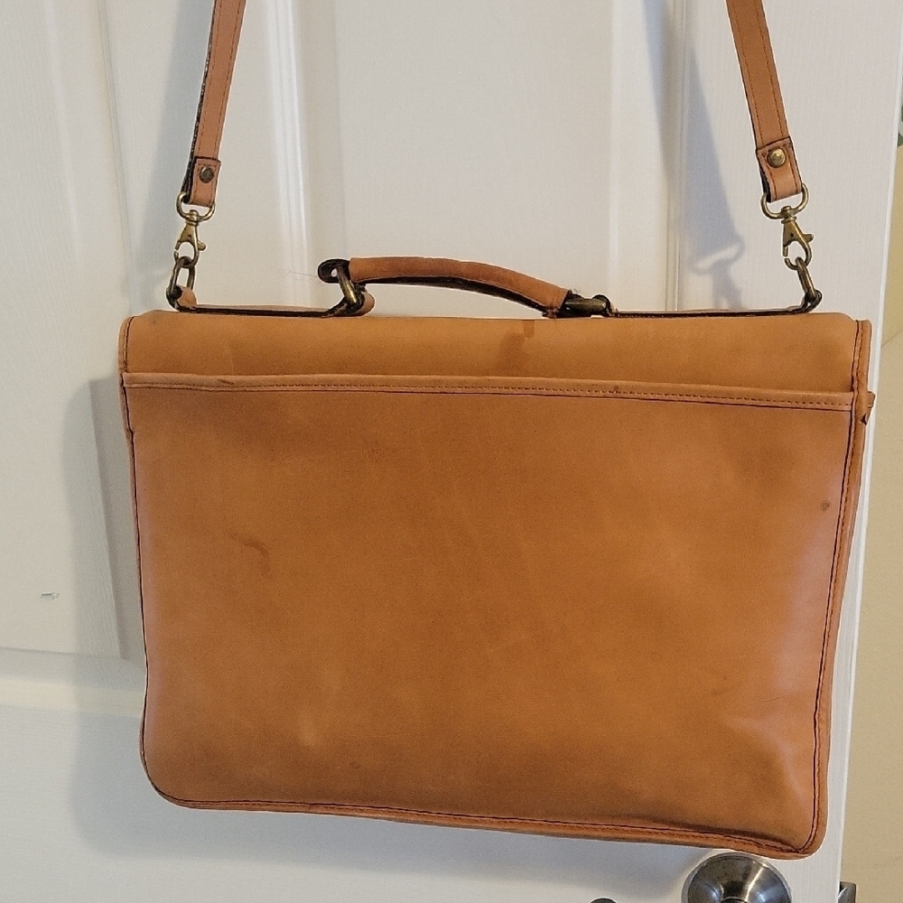 Rafaella Vintage Messenger Soft Leather Camel briefcase Bag - Picture 7 of 13